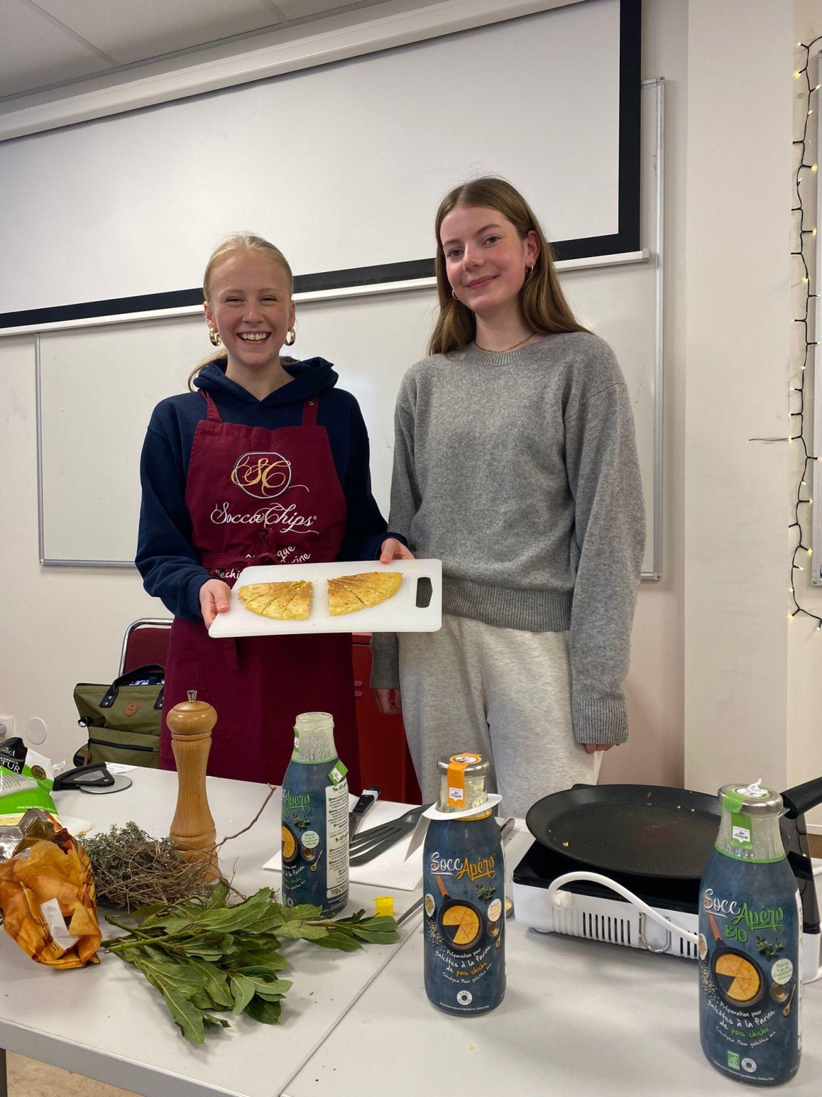 Gleðin yfir girnilegu socca leynir sér ekki.