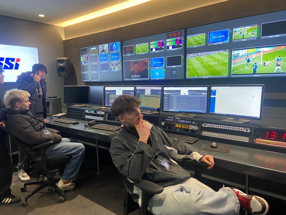 Hinrik, Styrmir og Baldvin í útsendingarherbergi en þar er að mörgu að hyggja í beinni.